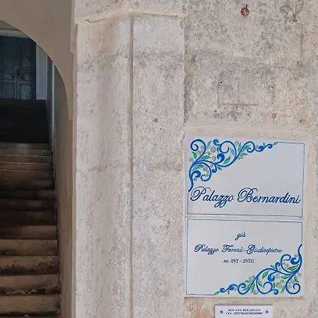 Alojamento de Acomodação e Pequeno-almoço Palazzo Bernardini