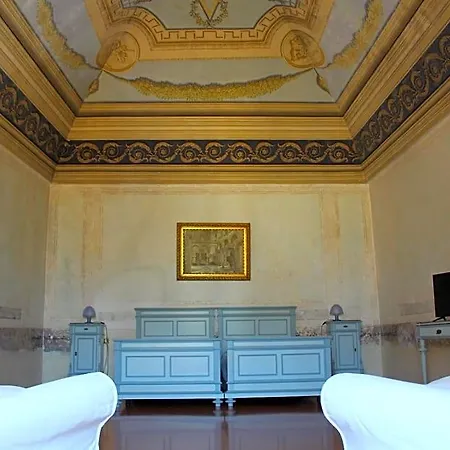 Palazzo Bernardini Bed and Breakfast 4*