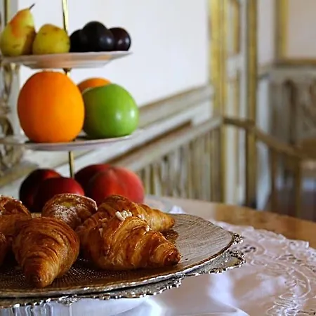 Palazzo Bernardini Bed and Breakfast Ματέρα