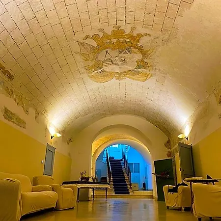 Palazzo Bernardini Bed and Breakfast 4*